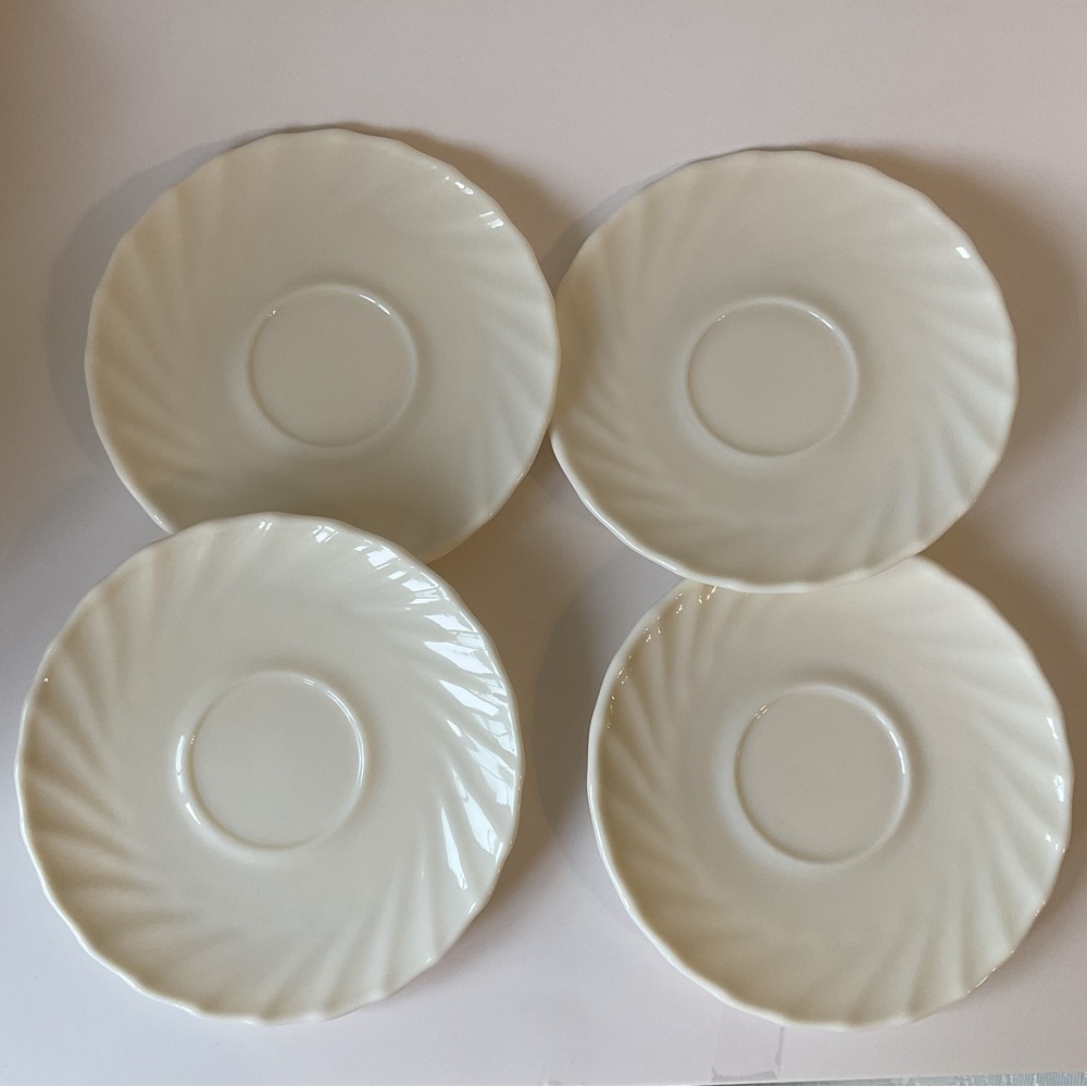 Arcopal Trianon Ivory Swirl Glass Cups and Saucers Set of 4 France - Picture 13 of 16